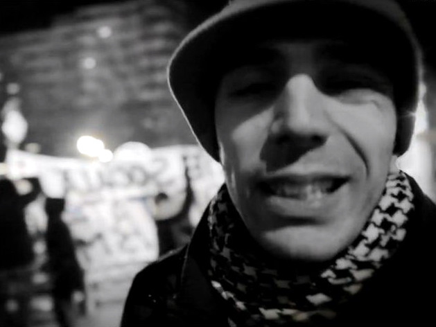 Protest in versuri, LIVE, chiar langa jandarmi. Artistii din hip-hop s-au alaturat manifestantilor