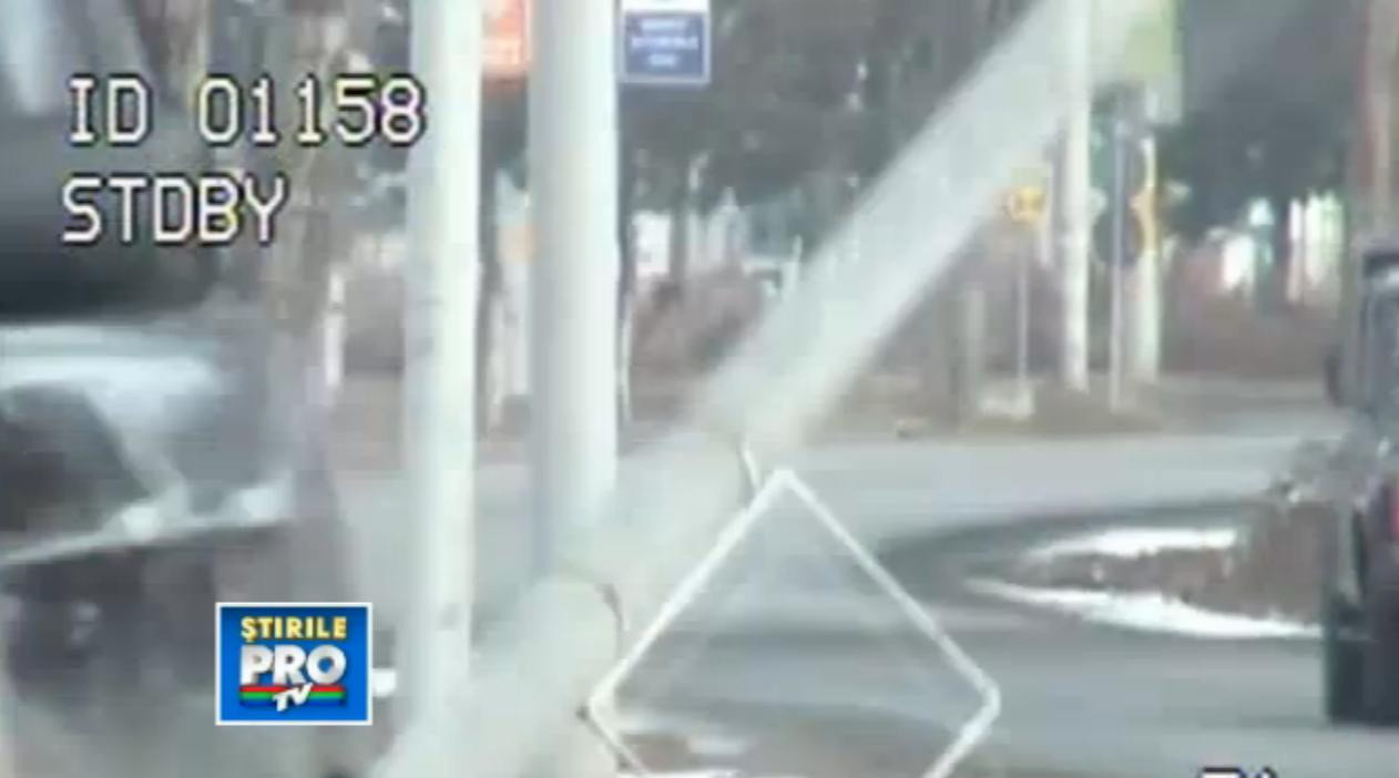 VIDEO. Ce se intampla cand o soferita din Deva confunda pedalele chiar in fata radarului