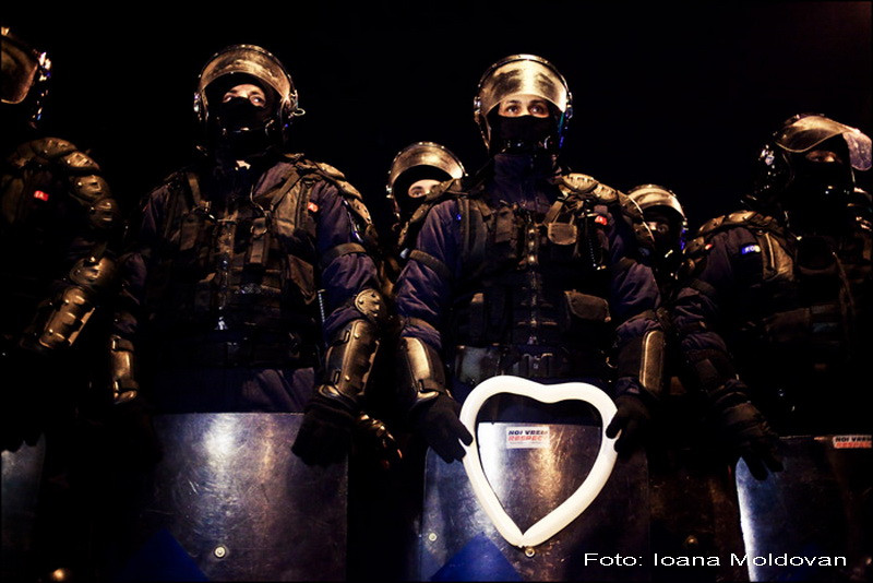 jandarmi cu balon inima