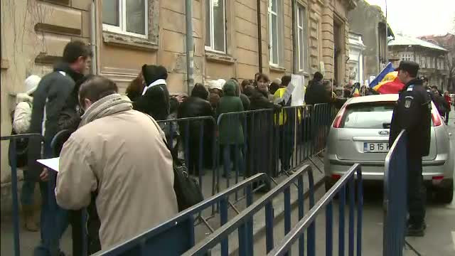 Profesor: "Mi-e scarba sa mai merg la scoala". Dascalii, la limita rabdarii. Cer salarii mai mari