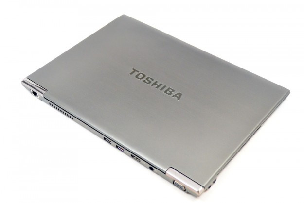 Review Toshiba Portege Z830 - ultrabook la putere sporita. VIDEO si FOTO