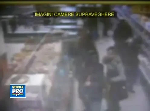 Un francez, prins cand fura din geanta unei pensionare romance intr-un magazin din Bucuresti