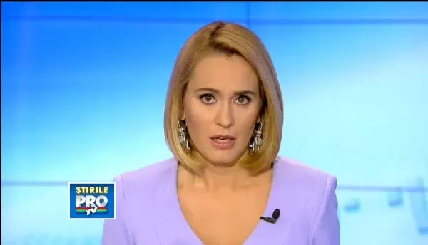 Scena care a incins spiritele in Piata Universitatii. Ce scria pe pancarta vinovata