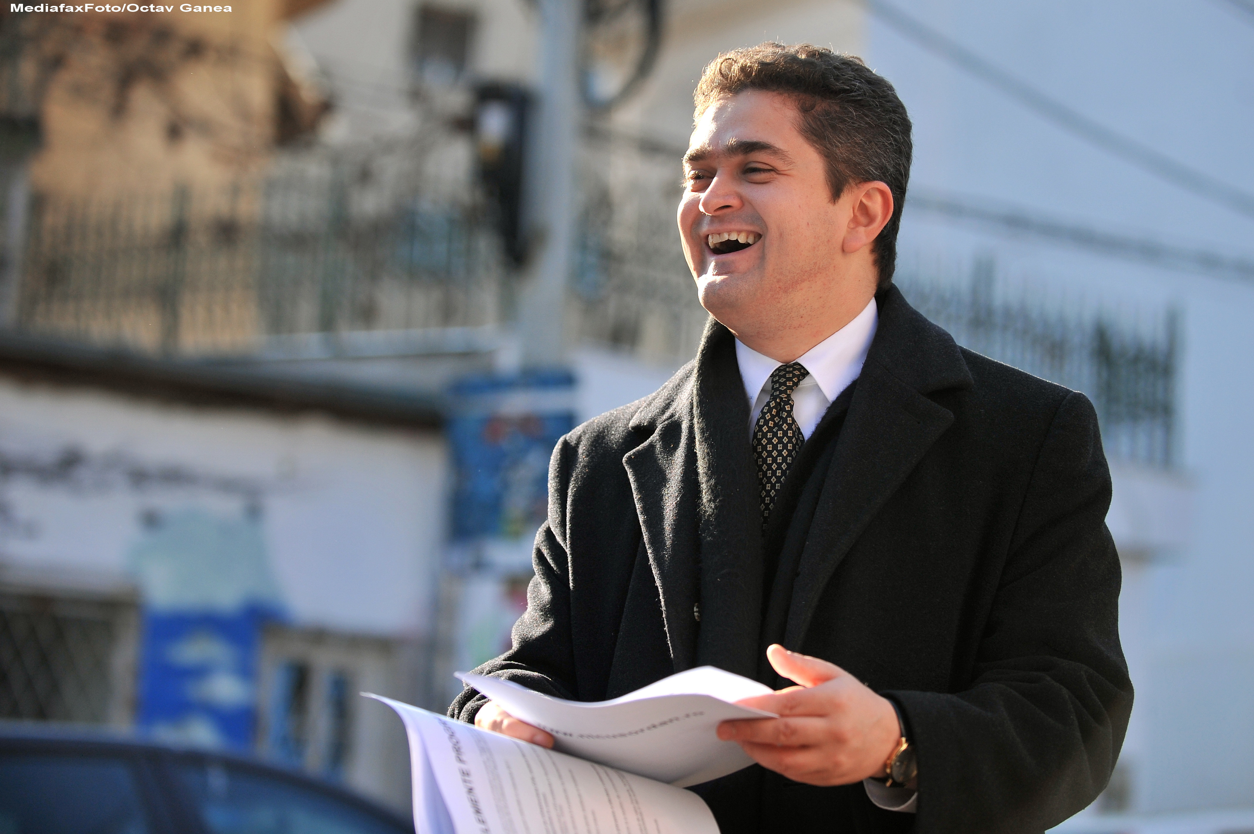 Paleologu a cerut un nou buletin de vot, dupa ce a votat GRESIT