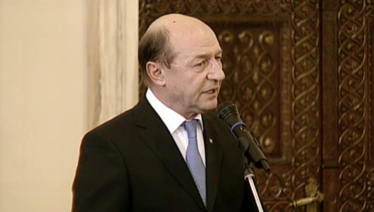 Basescu anunta o "INTERVENTIE CU ROMANII", miercuri. Prima reactie a presedintelui la proteste