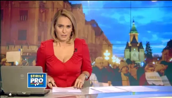 Zeci de oameni se afla in Piata Operei in a douasprezecea zi de proteste. Vezi aici imagini LIVE