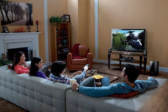 Samsung Smart Home: aspiratorul care curata singur si masina de spalat programabila prin telefon