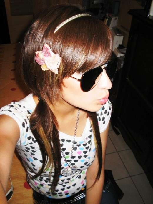 A chemat politia pentru ca nu mai suporta cand mama ei facea dragoste zgomotos cu iubitul