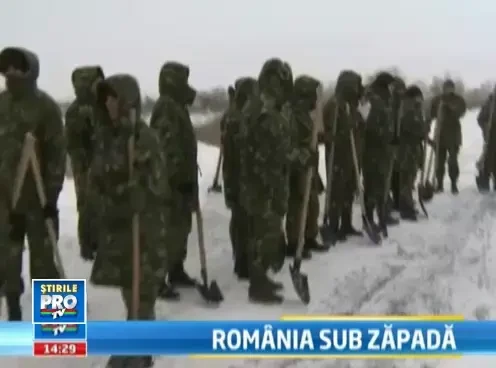 Relatare Andreea Marinescu. O ambulanta, printre masinile blocate pe A2, la kilometrul 34