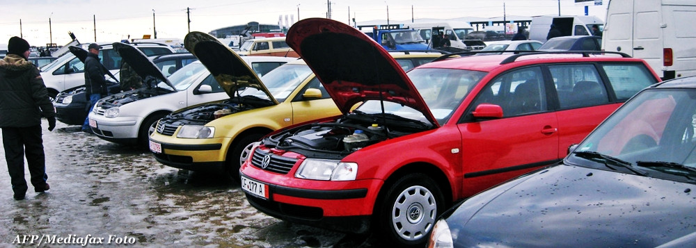 Taxa auto ar putea fi inlocuita cu un "timbru de mediu". Pentru moment, ramane in vigoare