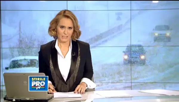 Povestea pompierilor si politistilor care s-au luptat cu nametii si au salvat 2.500 de suflete