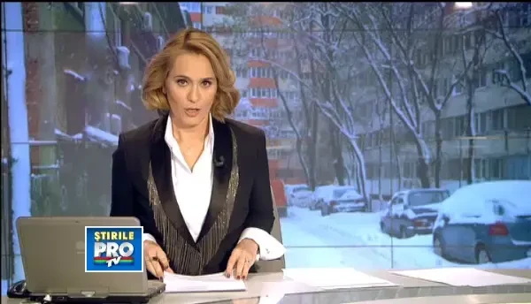 Trotuarele din Capitala, pericol pentru bucuresteni. Zapada si turturii au facut primele victime