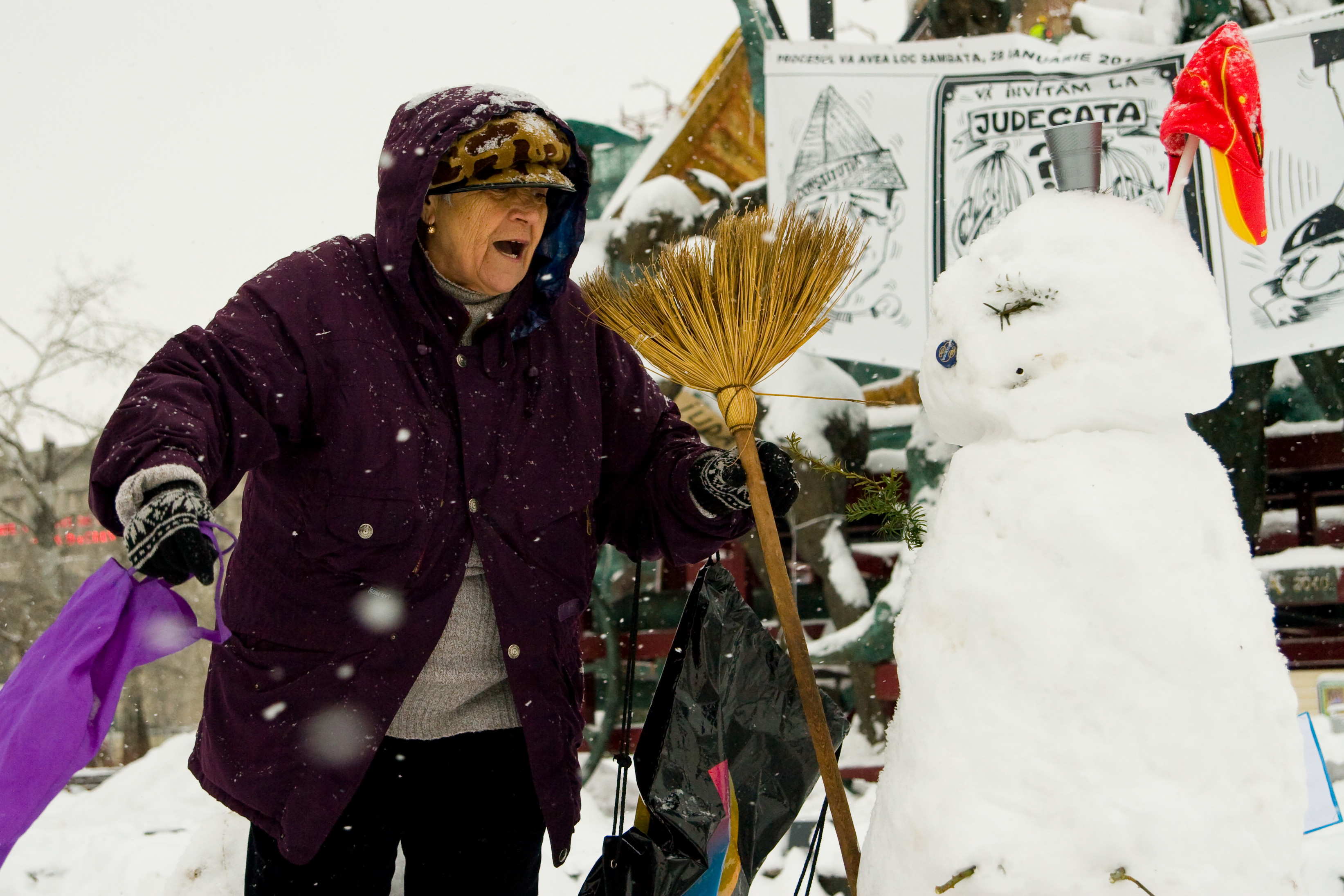 300 de oameni ai strazii au primit primit ajutor specializat in adaposturile din Capitala
