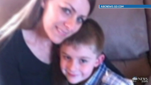 Asculta dialogul miraculos pe care un copil de 6 ani l-a purtat cu echipa ce i-a salvat mama