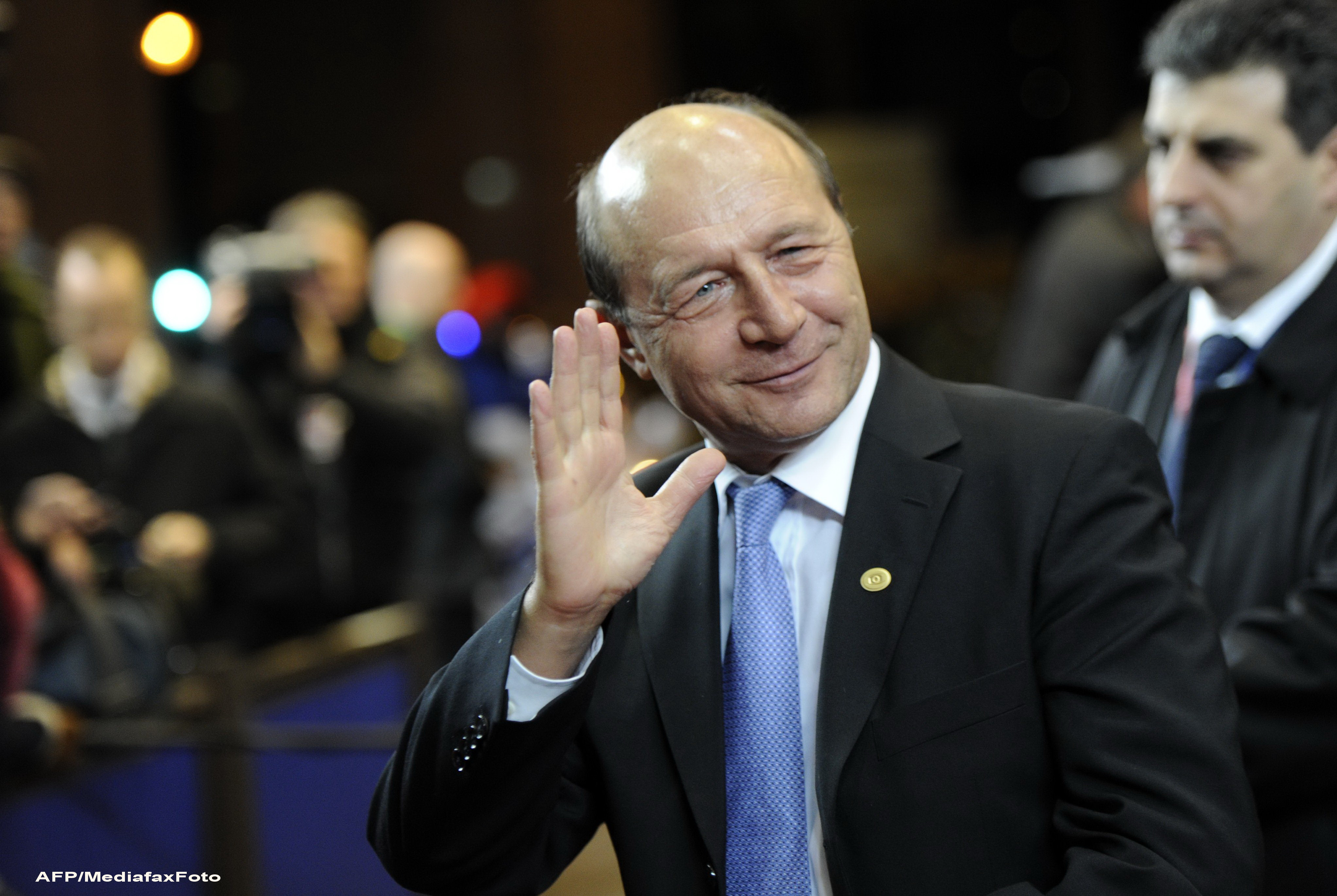 Basescu, dupa ce a facut cumparaturi in hipermarket: "Au cam crescut preturile"
