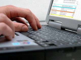 Ce functii au cei care s-au angajat pe salarii de pana la 1.200 de euro net/luna in plina criza