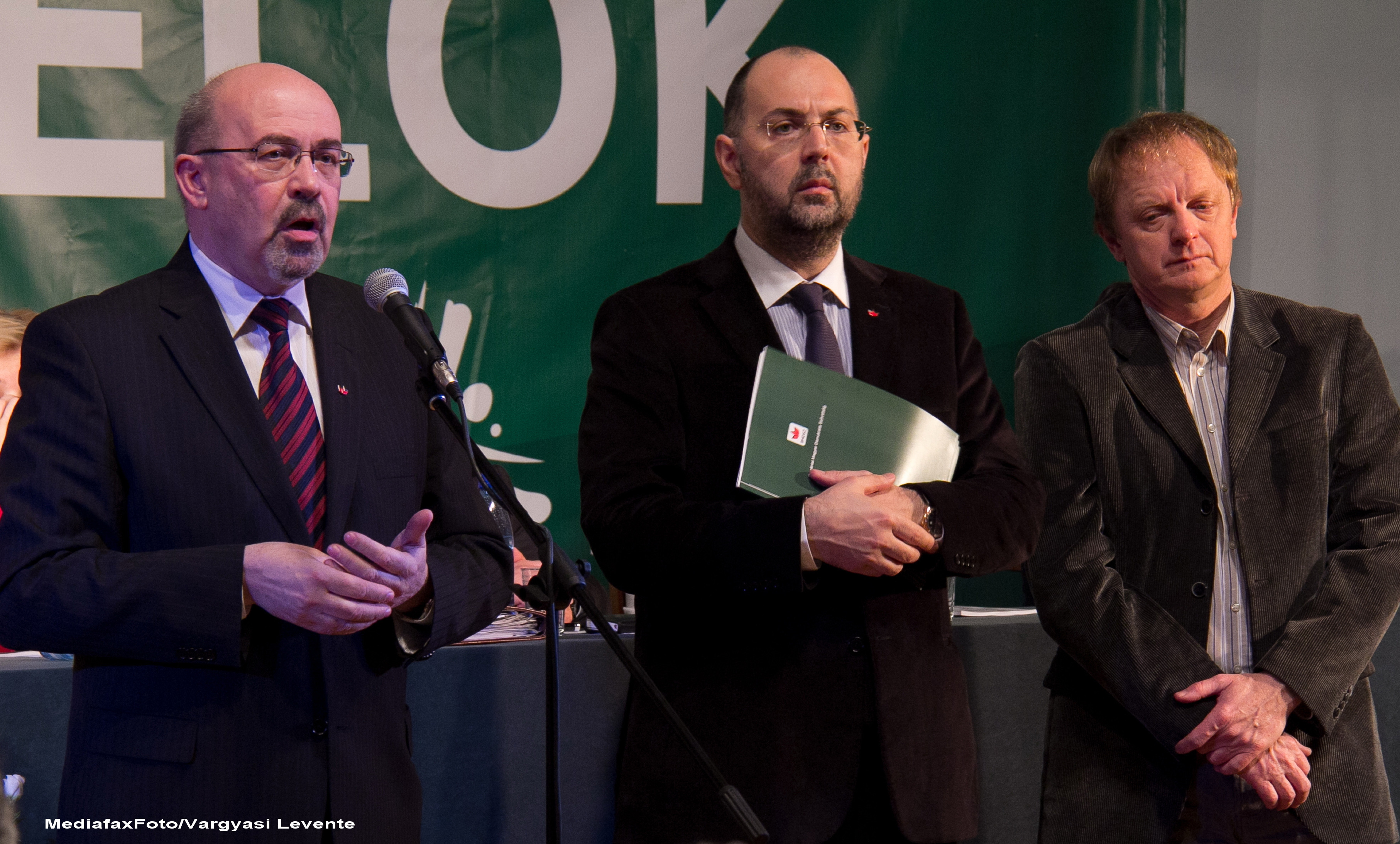 Reactiile puterii la demisia lui Boc. UDMR: "Vom vedea cum vom merge mai departe"