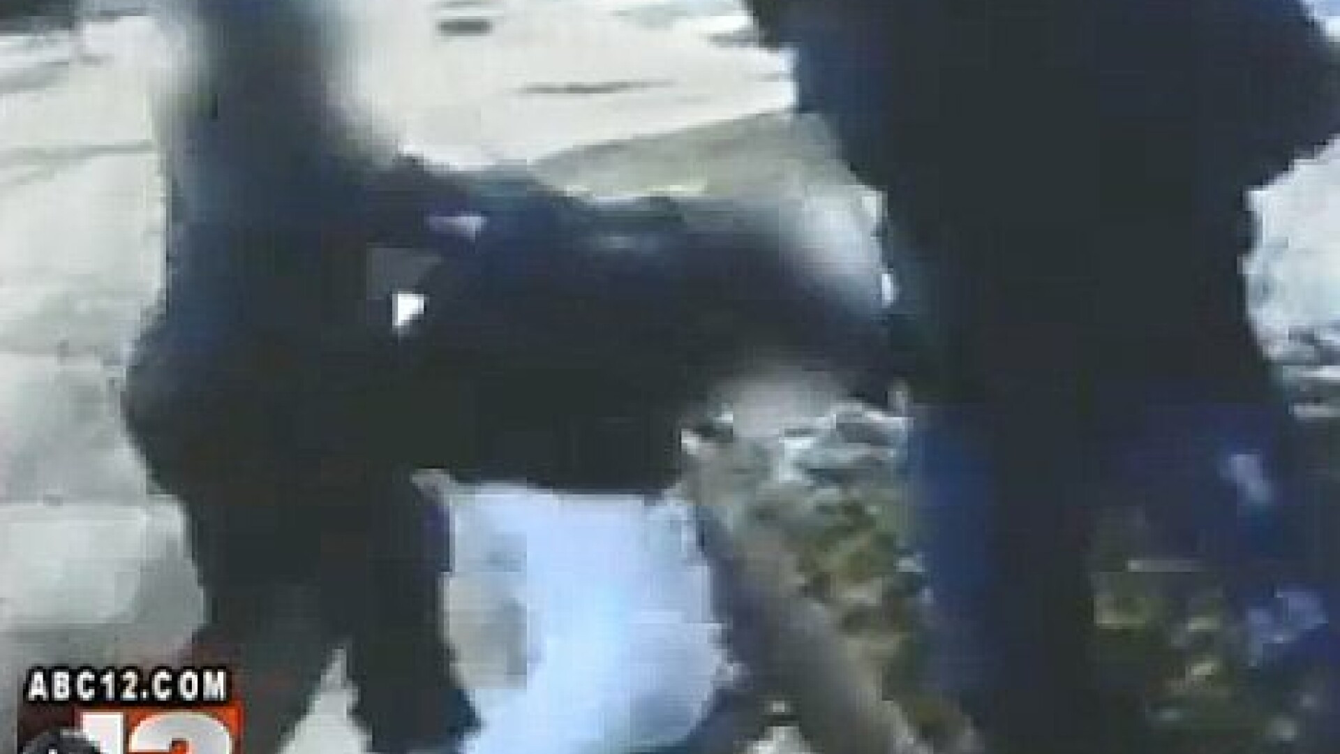 Imaginile care au primit zeci de like-uri pe Facebook, dar pentru care risca inchisoare