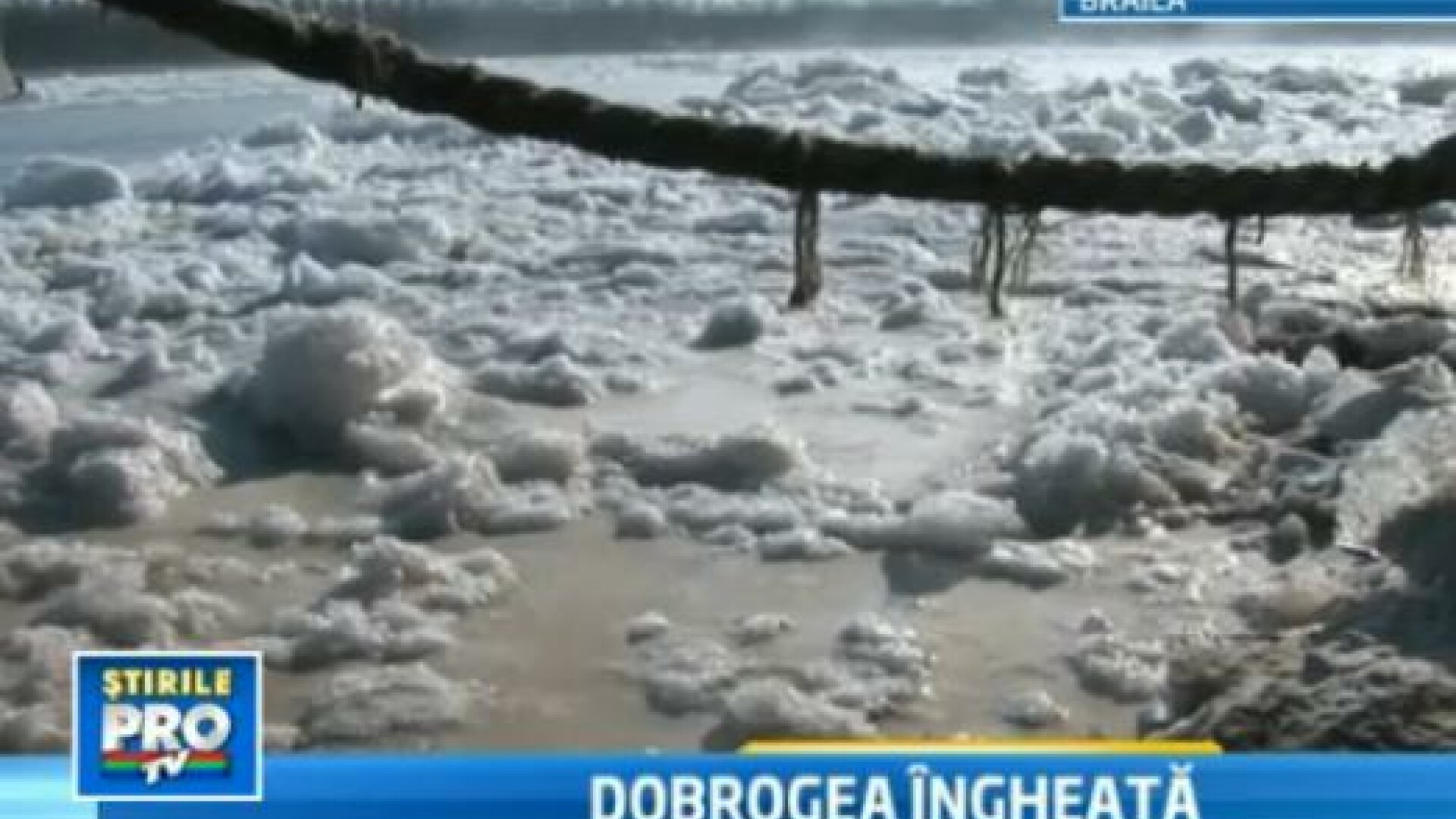 Gerul a prins ca intr-un cleste Dobrogea. Dunarea,un pod compact de gheata si imposibil de traversat