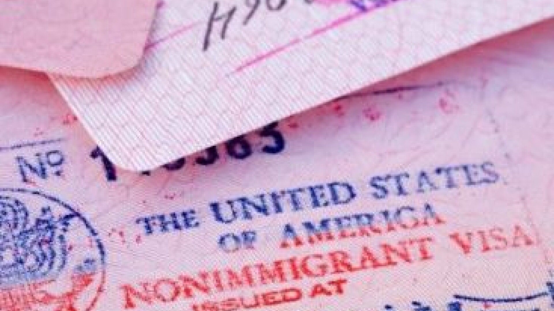 Americanii ar putea avea nevoie de vize in Europa din cauza noastra. UE le da un ultimatum