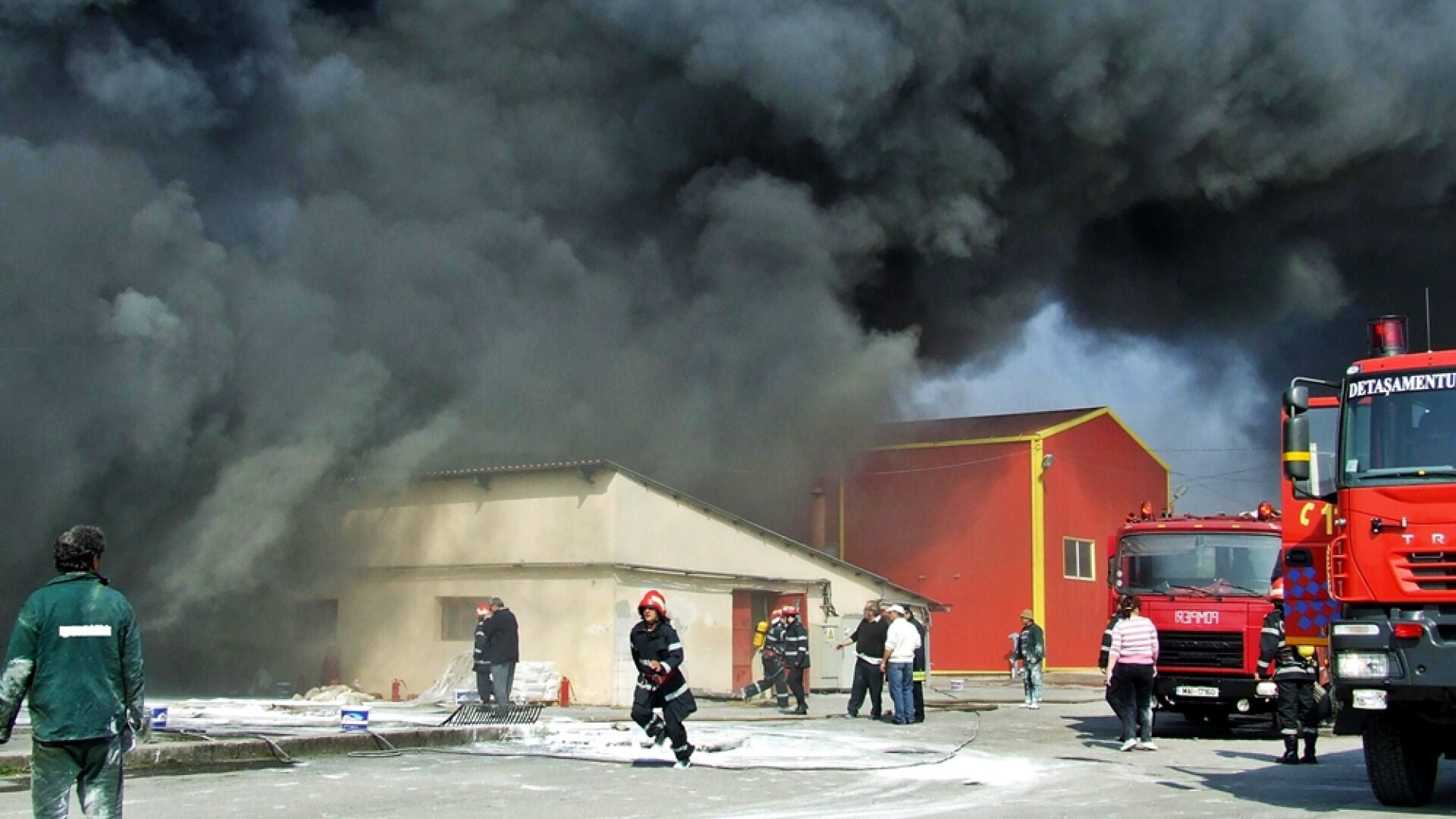 Incendiu la o fabrica de incaltaminte din Mogosoaia