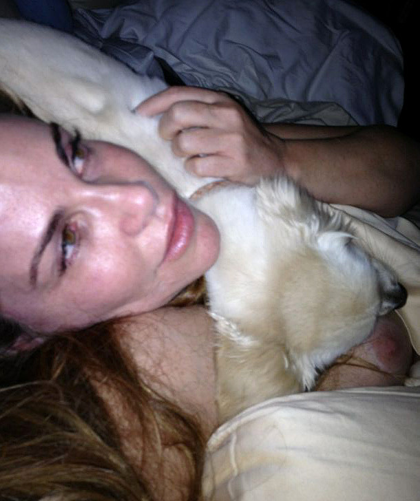 A vrut sa-si arate cainele si s-a vazut mai mult de-atat. Imaginea cu care o vedeta s-a facut de ras