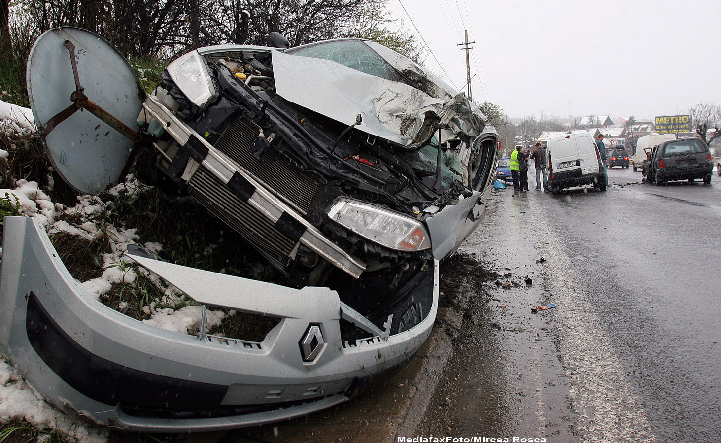 La un pas de moarte, din cauza unui pariu stupid. Aventura unor tineri din Arad, salvati de gheata