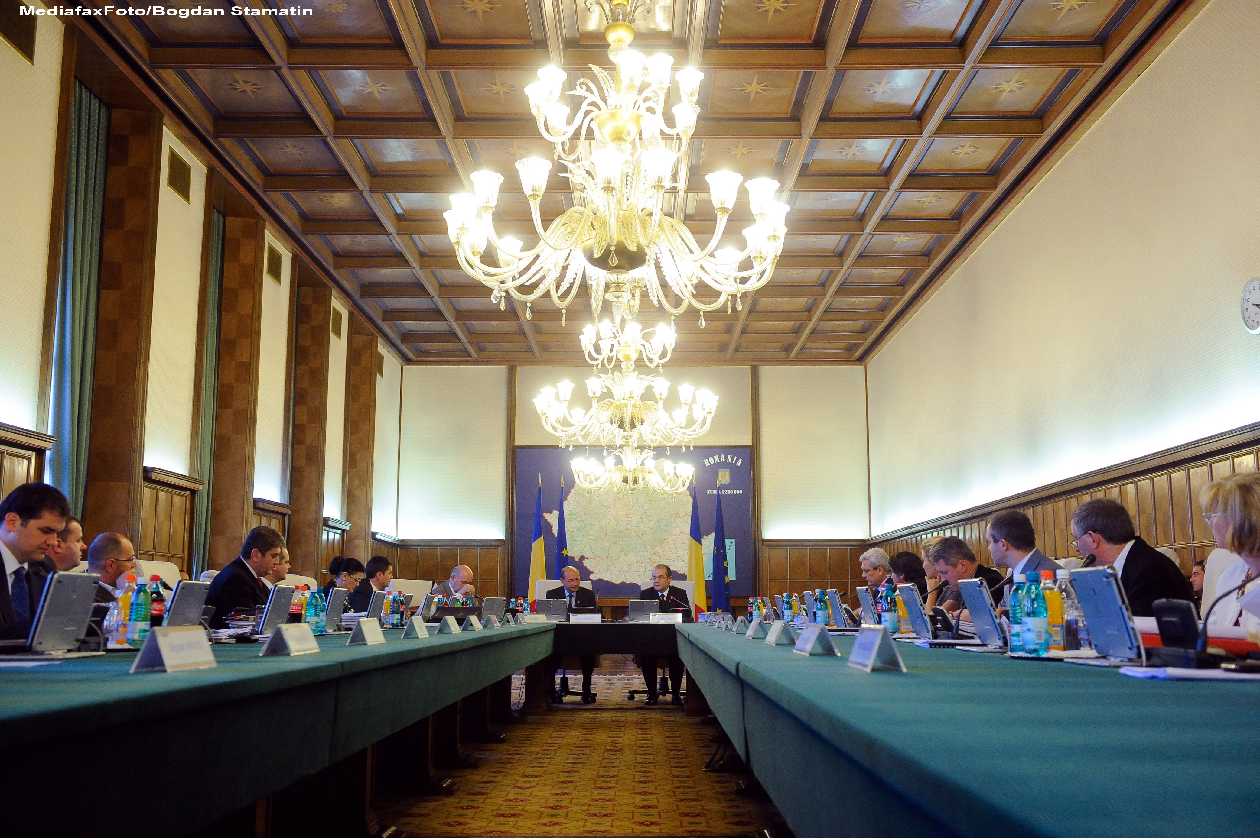 Cine va fi omul care va conduce Guvernul in perioada urmatoare? Bursa zvonurilor