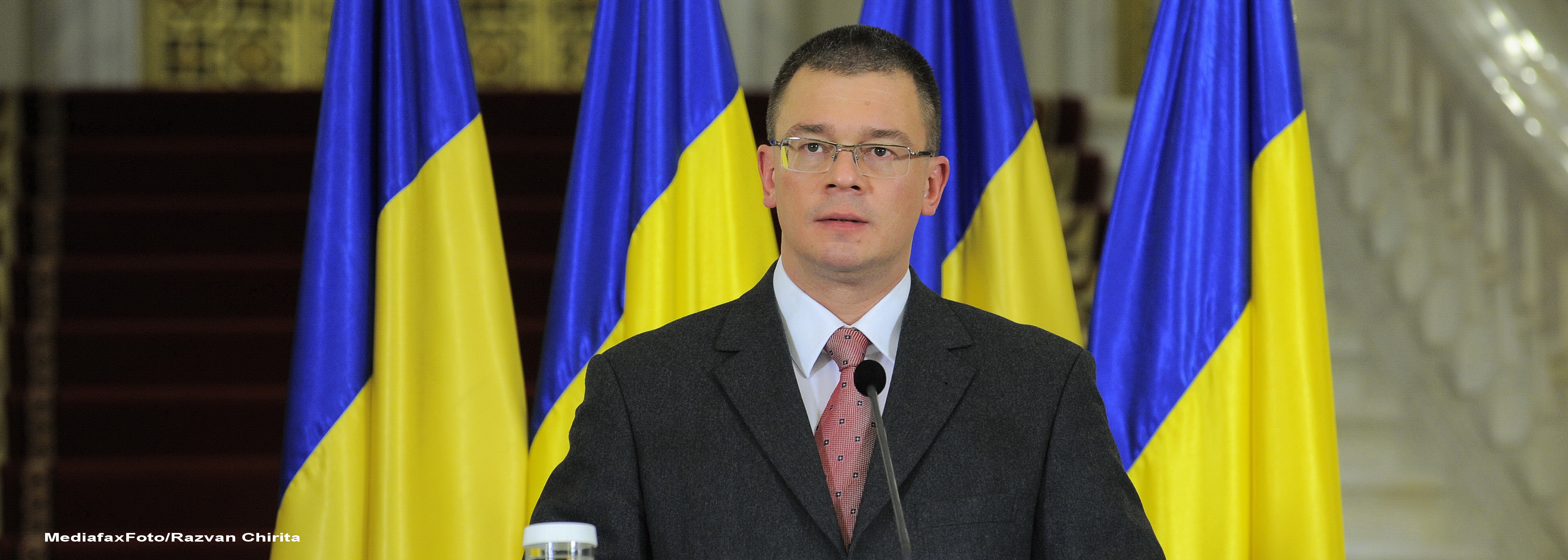 LISTA membrilor Guvernului Ungureanu. Ce isi propune noul executiv