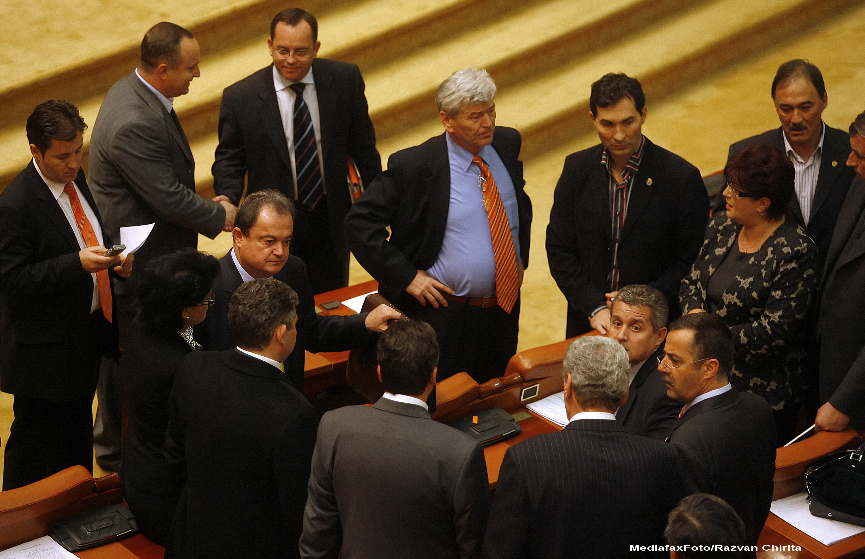 Grupurile parlamentare ale PDL se intalnesc cu Mihai Razvan Ungureanu, miercuri, la ora 10.30