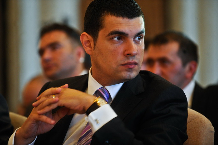 Cine e Mustea, propus la Comunicatii: are Porsche si o colectie de ceasuri de 60.000 de euro