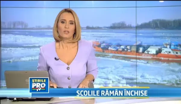 Sloiurile uriase de gheata de la Sulina s-au pus ca o bariera intre oameni si civilizatie