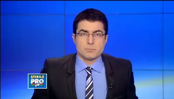 Suparate ca Facebook le-a sters pozele, mai multe femei din Texas le-au refacut in fata sediului FB