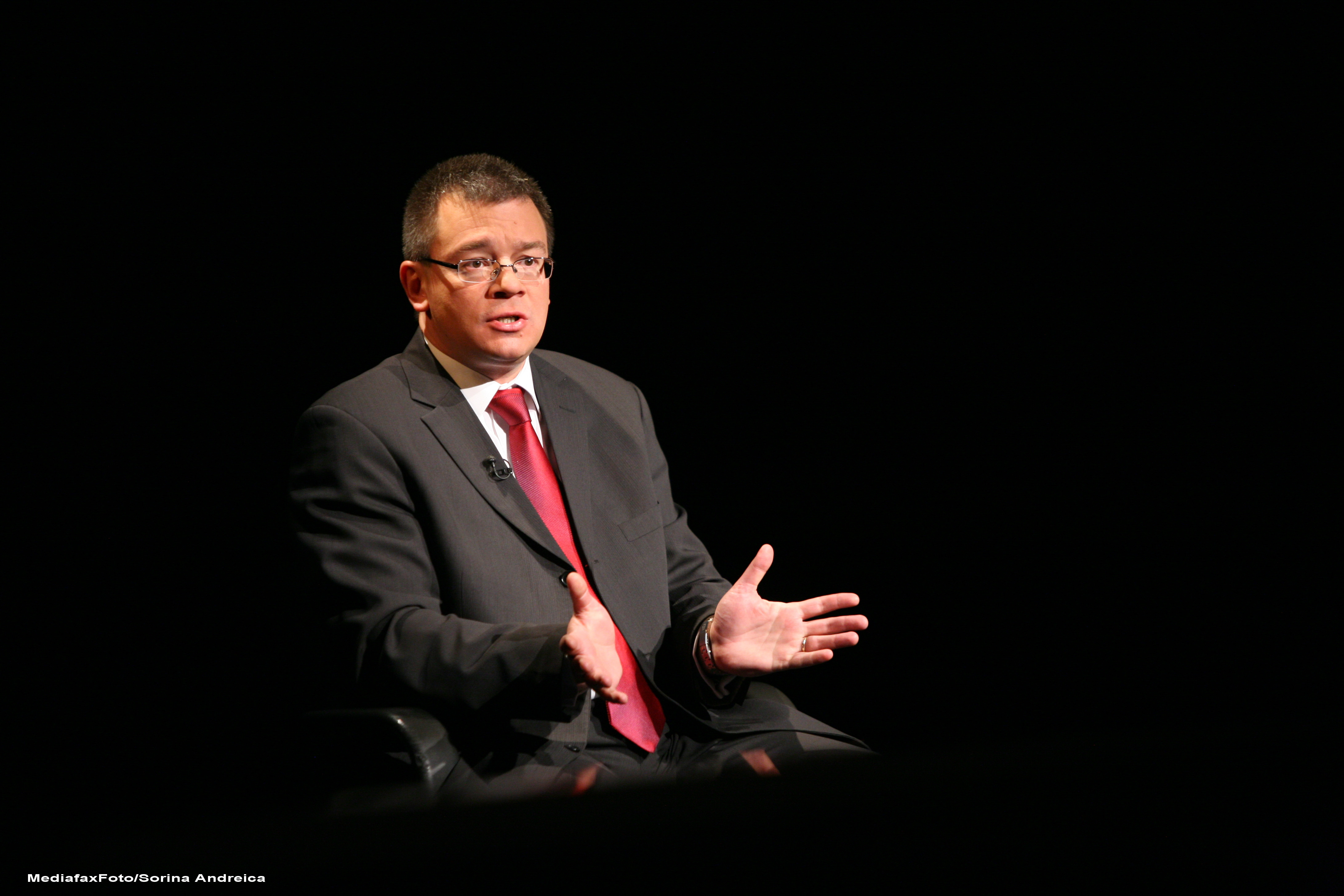 Guvernul le da liber bugetarilor pe 30 aprilie. Ziua va fi insa recuperata intr-o sambata