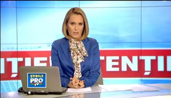 Dunarea, acoperita de un pod compact de gheata. Inconstienti, 2 barbati au traversat fluviul pe jos