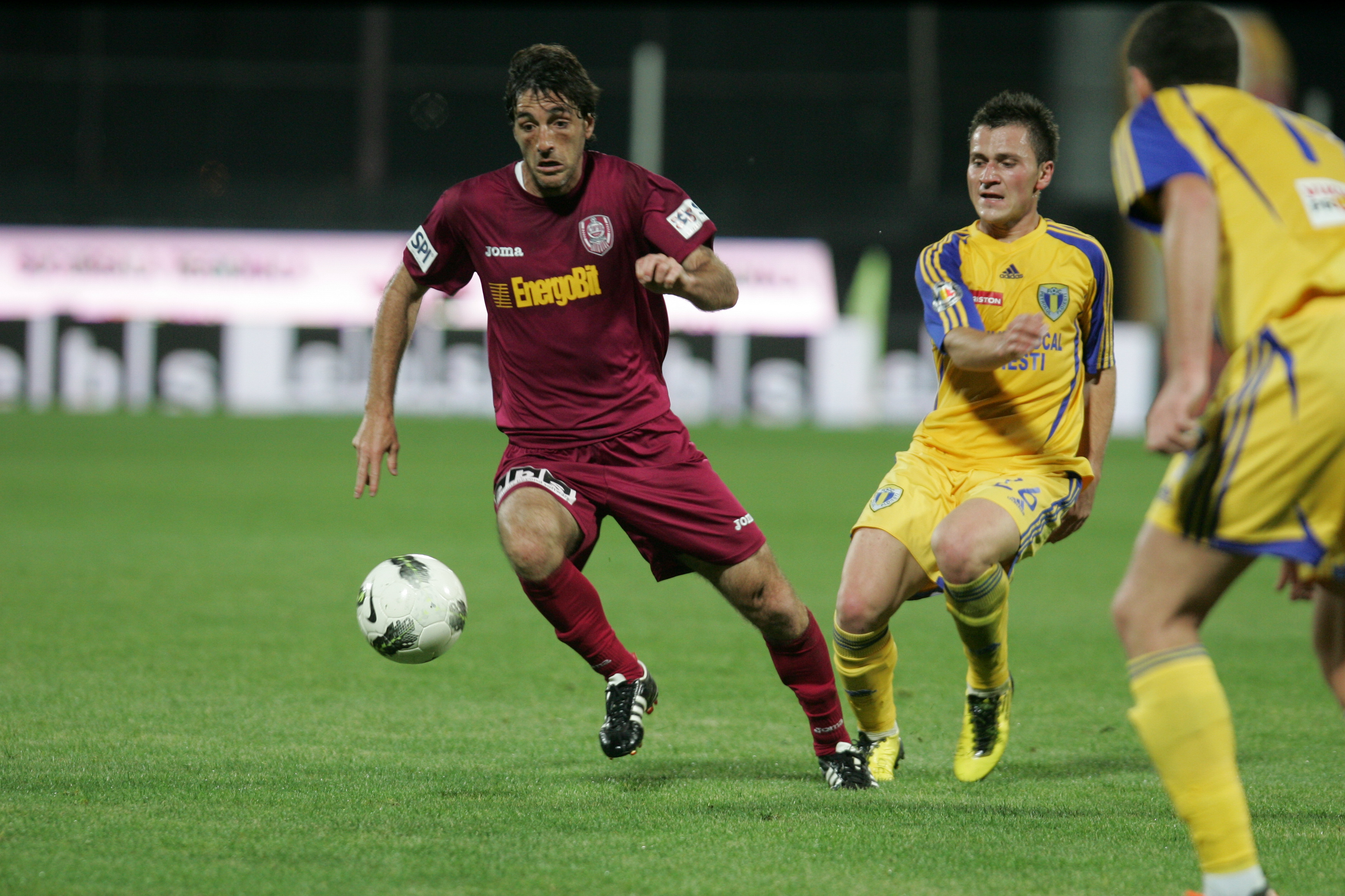 Interes major pentru jucatorii din Gruia! Peralta e dorit in Anglia