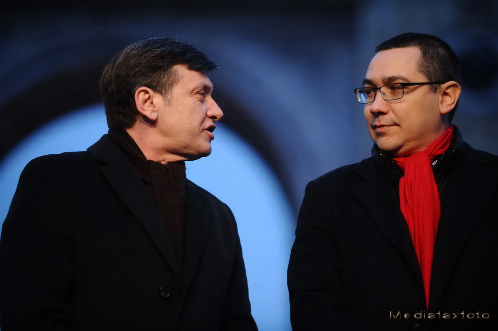 USD reactioneaza la ultimatumul dat de Crin Antonescu. "Nu suntem nici in afara si nici impotriva USL"