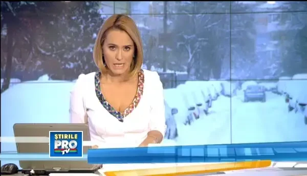 Capitala pe strada principala, sat in spatele blocurilor. Strazile pe care primaria le-a ... uitat