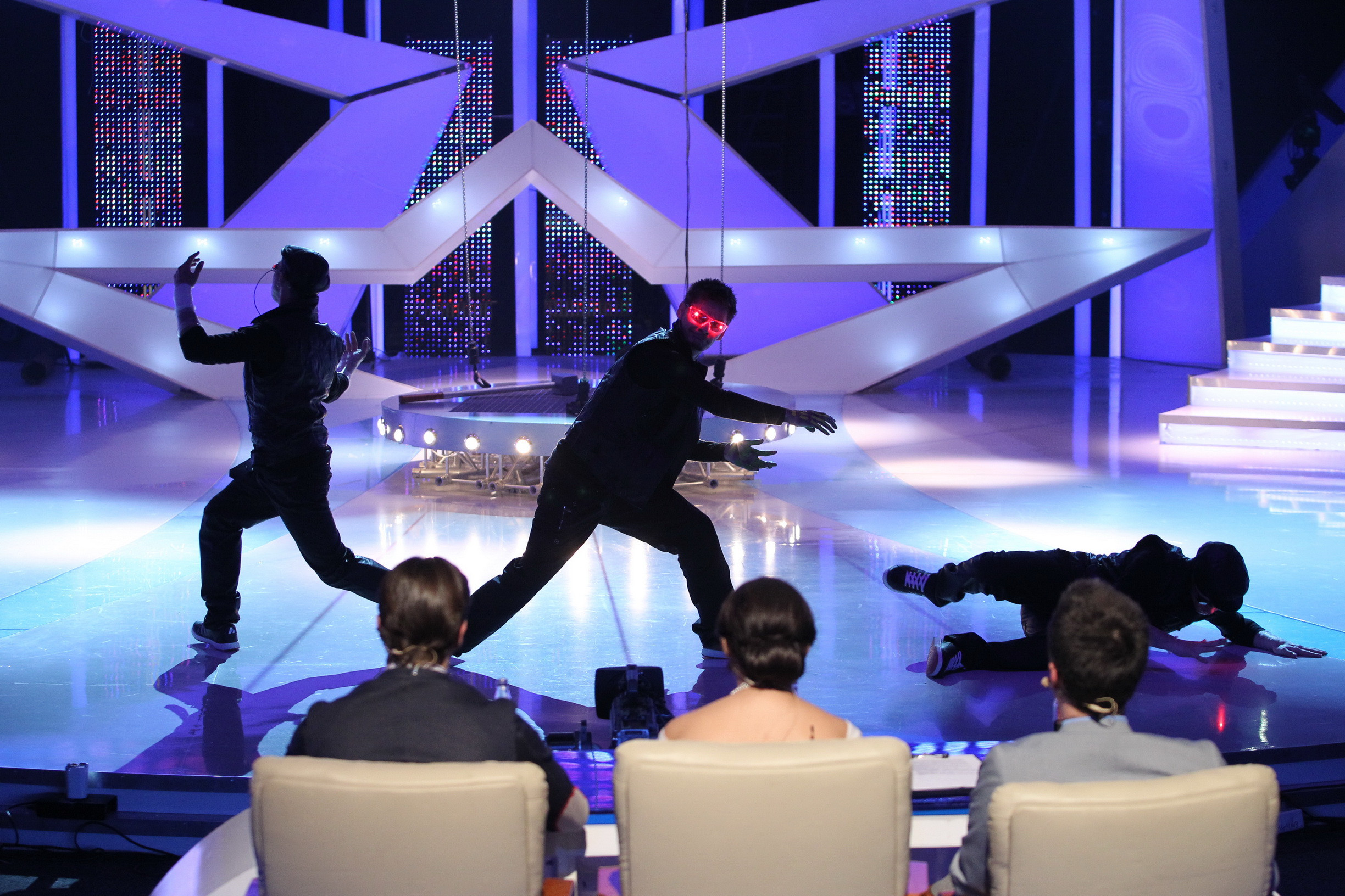 Robo, din primul sezon “Romanii au talent”, inca ne uimeste. Vezi cele mai tari dansuri pe voyo.ro!