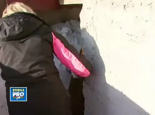 Ce se ascunde in spatele unei usi in Romania lui 2012? Lumea in care socul are culoarea ALBA