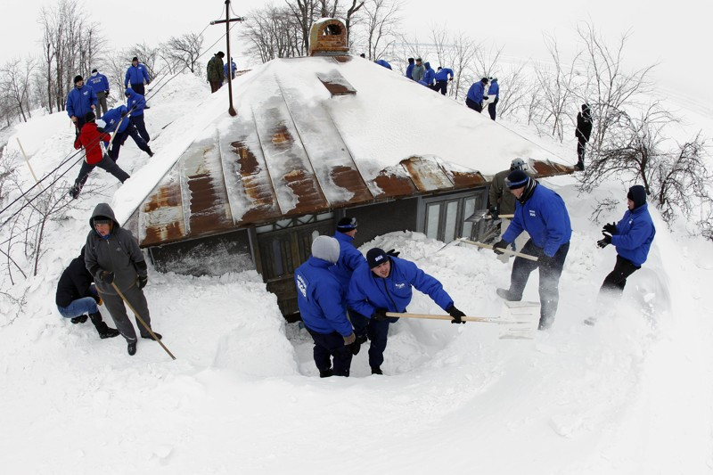 O tona de alimente pleaca din Deva catre sinistratii „zapezii”