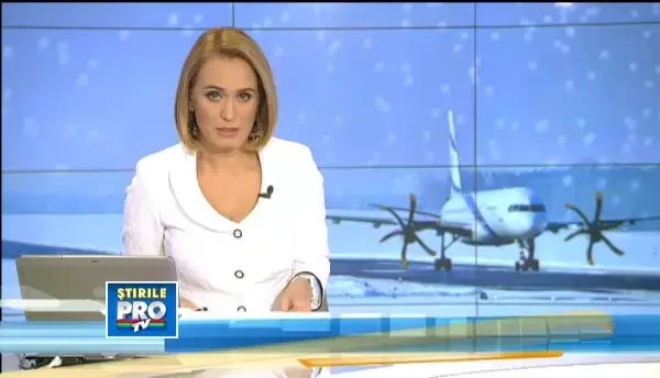 Un avion a iesit din decor pe aeroportul din Craiova. Pasageri au sarit in zapada de la 3 m inaltime