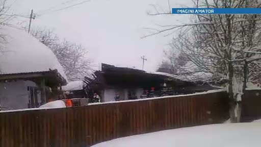 O batranica a murit dupa ce acoperisul casei nu a mai suportat povara zapezii