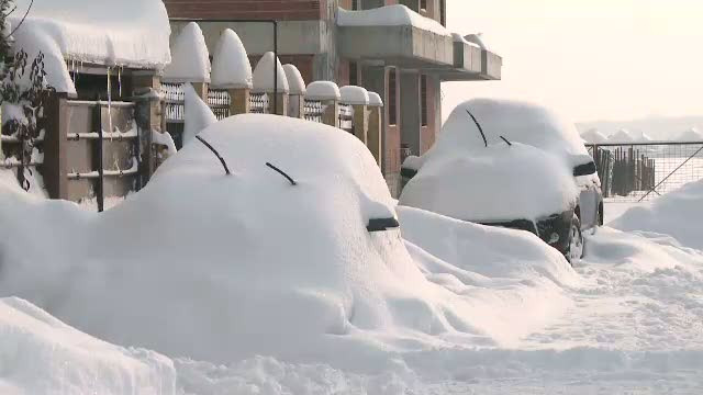 "Sinistratii de lux", blocati de zapada in vilele din cartierele rezidentiale