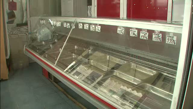 Zeci de milioane de euro, blocate la granita. Cat timp vor mai ramane goale vitrinele din magazine