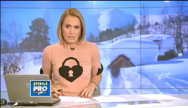 O batranica a murit dupa ce acoperisul casei nu a mai suportat povara zapezii