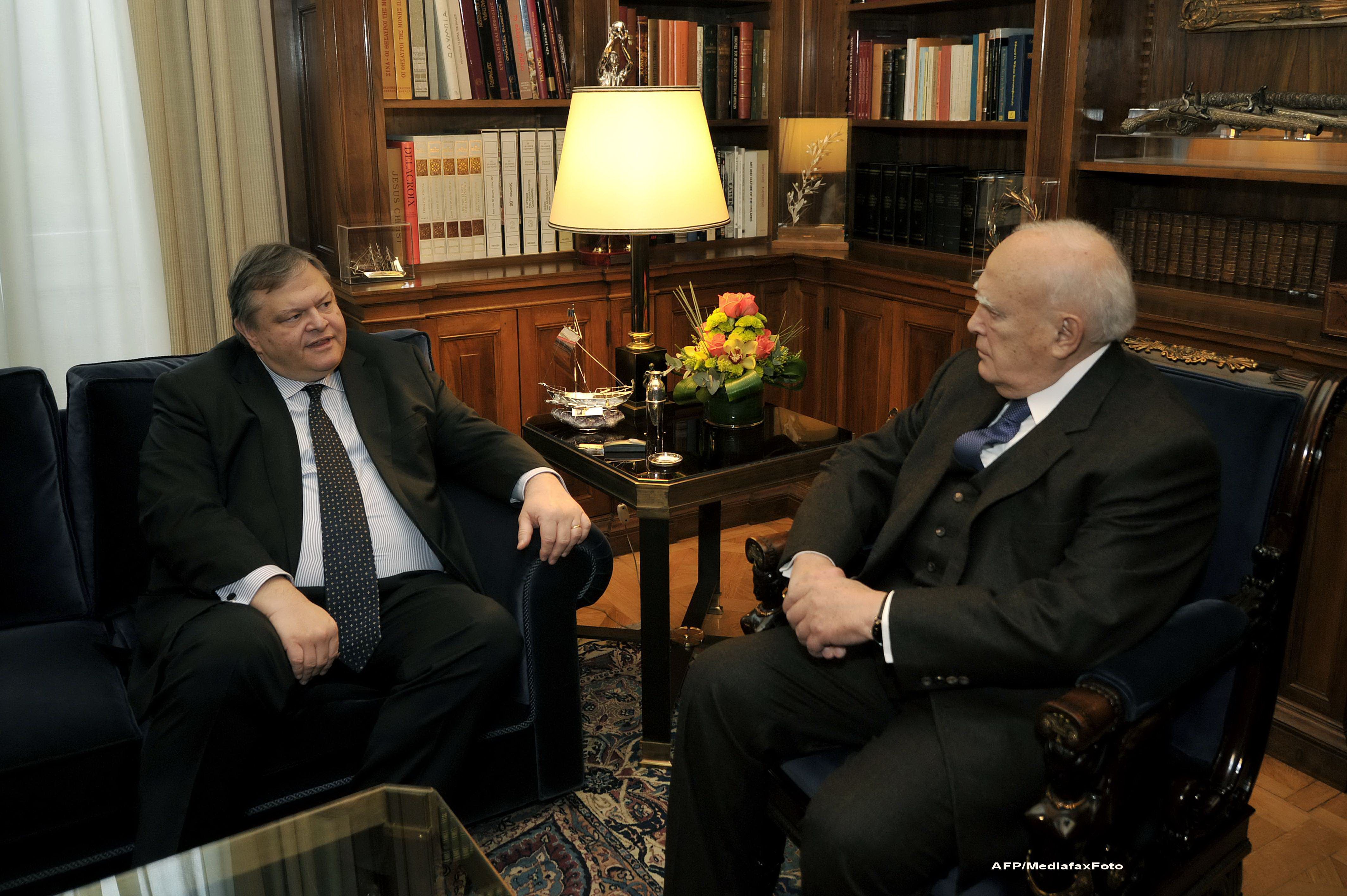 Ministrul elen de Finante Evangelos Venizelos si presedintele Greciei Carolos Papoulias