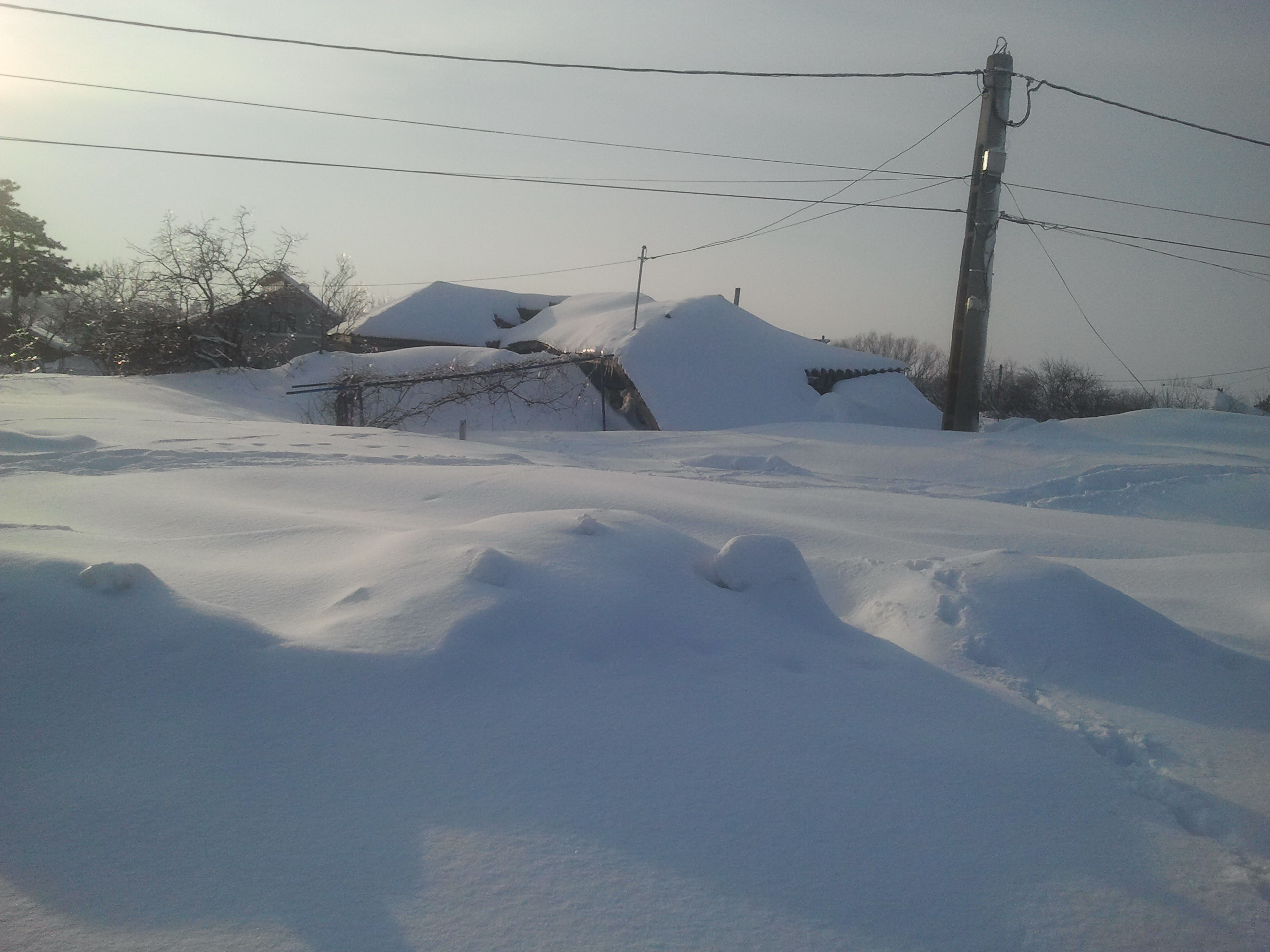 Ultima rabufnire a iernii. Pe Valea Prahovei ninge viscolit; Dunarea ameninta sute de ambarcatiuni