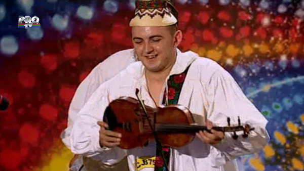 Vasilica ceterasul - barbatul care a innebunit toate fetele din sat, cu vioara lui