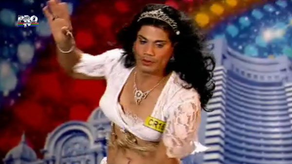 Cel mai tare schimb de replici. Mihai Petre: Printesa mea, iesi afara/ Ce-ti mai place shaorma